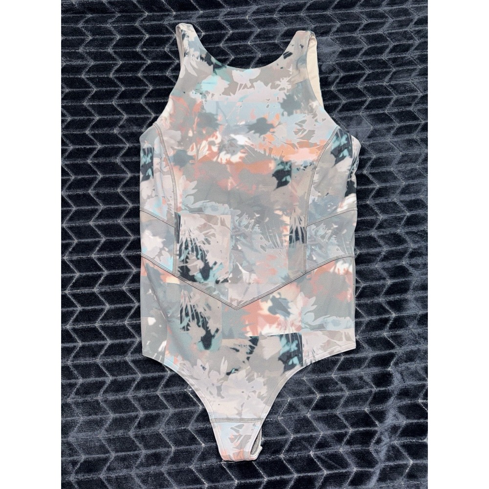 Lululemon Women's Sleeveless Bodysuit Nulu Untamed Nature Multi Sz 6